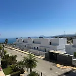 Prázdninový dům Chulera Townhouse Sea Views Manilva