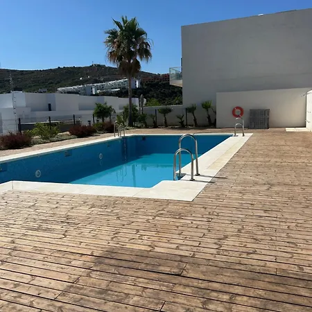 Chulera Townhouse Sea Views Дом отдыха Манилва