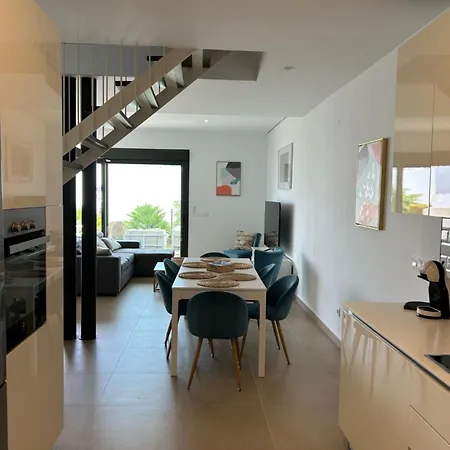Chulera Townhouse Sea Views Манилва
